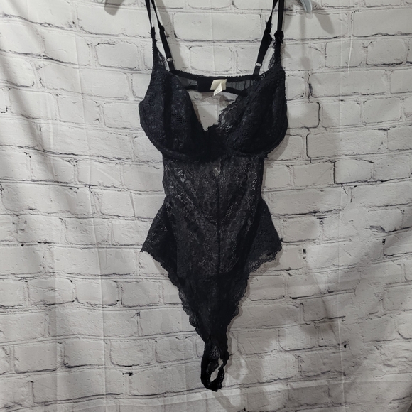 Victoria's Secret Teddy Lingerie 36c black lace - Picture 2 of 7